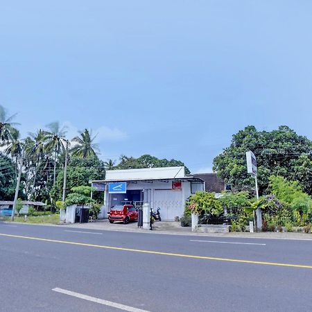 Oyo Life 92937 Kost Putri Sarkara Syariah Hotel Banyuwangi  Eksteriør billede